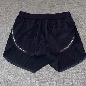 Lulu shorts never worn